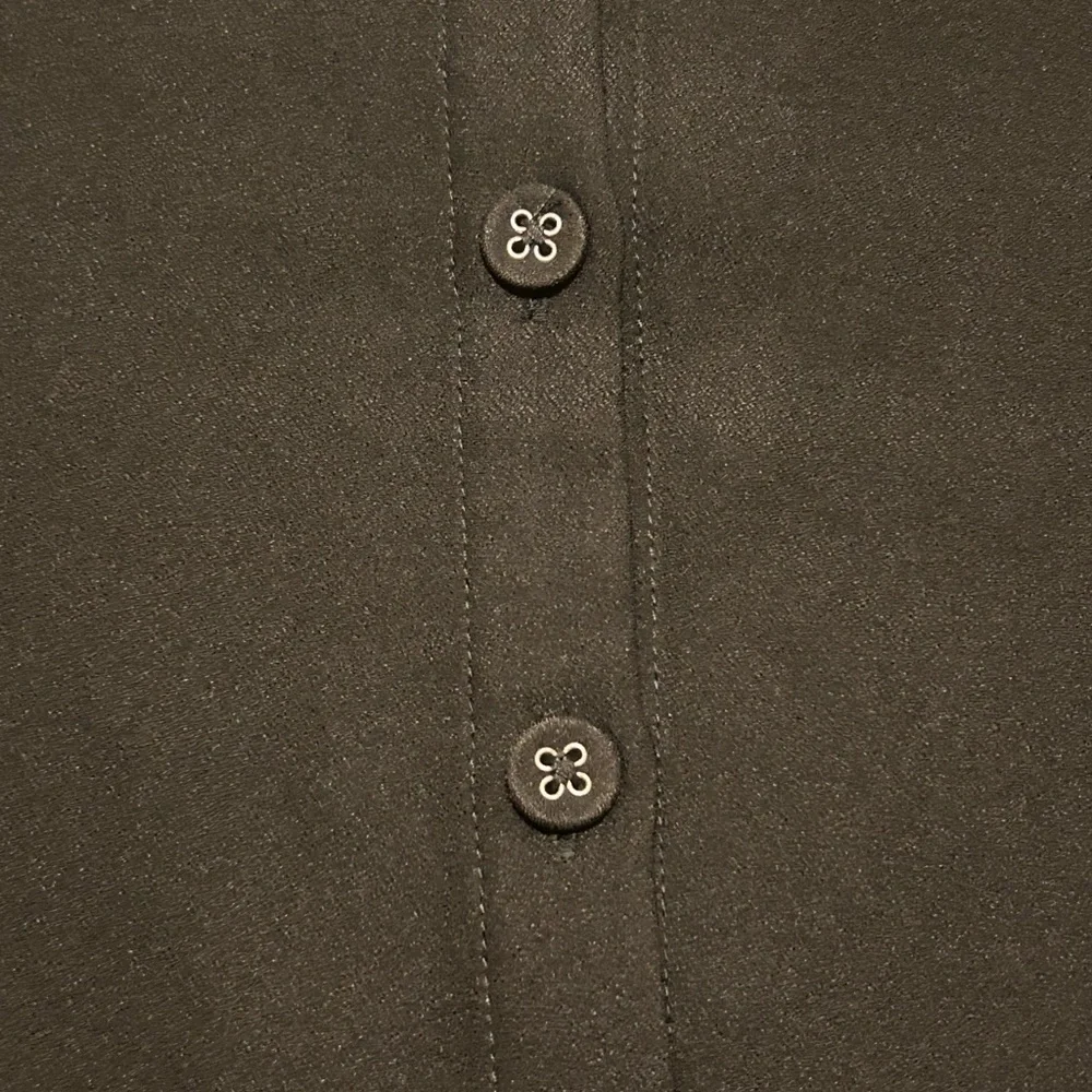 Banana Republic Ruffle-Cuff Button- Back Dress - Size 2P - Picture 11 of 14